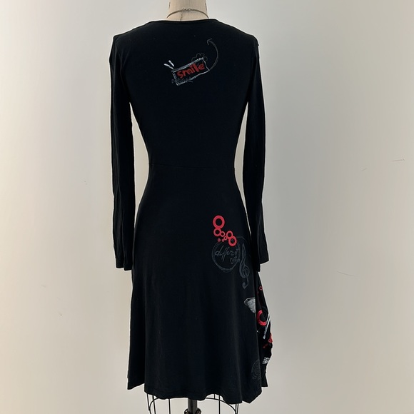 Desigual long sleeve v-neck black and red knit dress - Picture 4 of 5